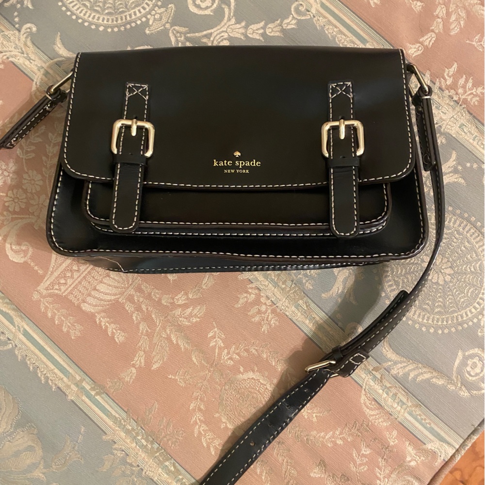 Kate Spade New York Essex Scout MEDIUM Leather Adjustable Messenger Crossbody